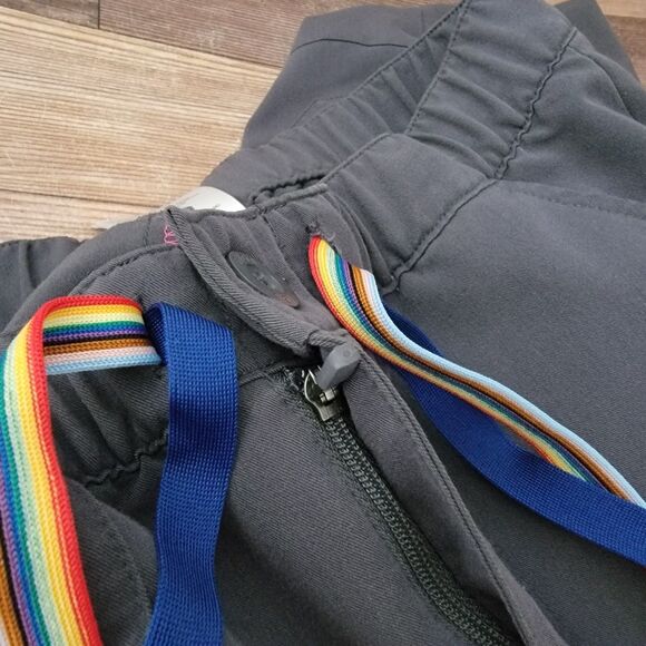 Figs Men’s S Small Tansen Jogger Scrub Pants Gray Pride Button Zipper M22SW2018 - Picture 10 of 11